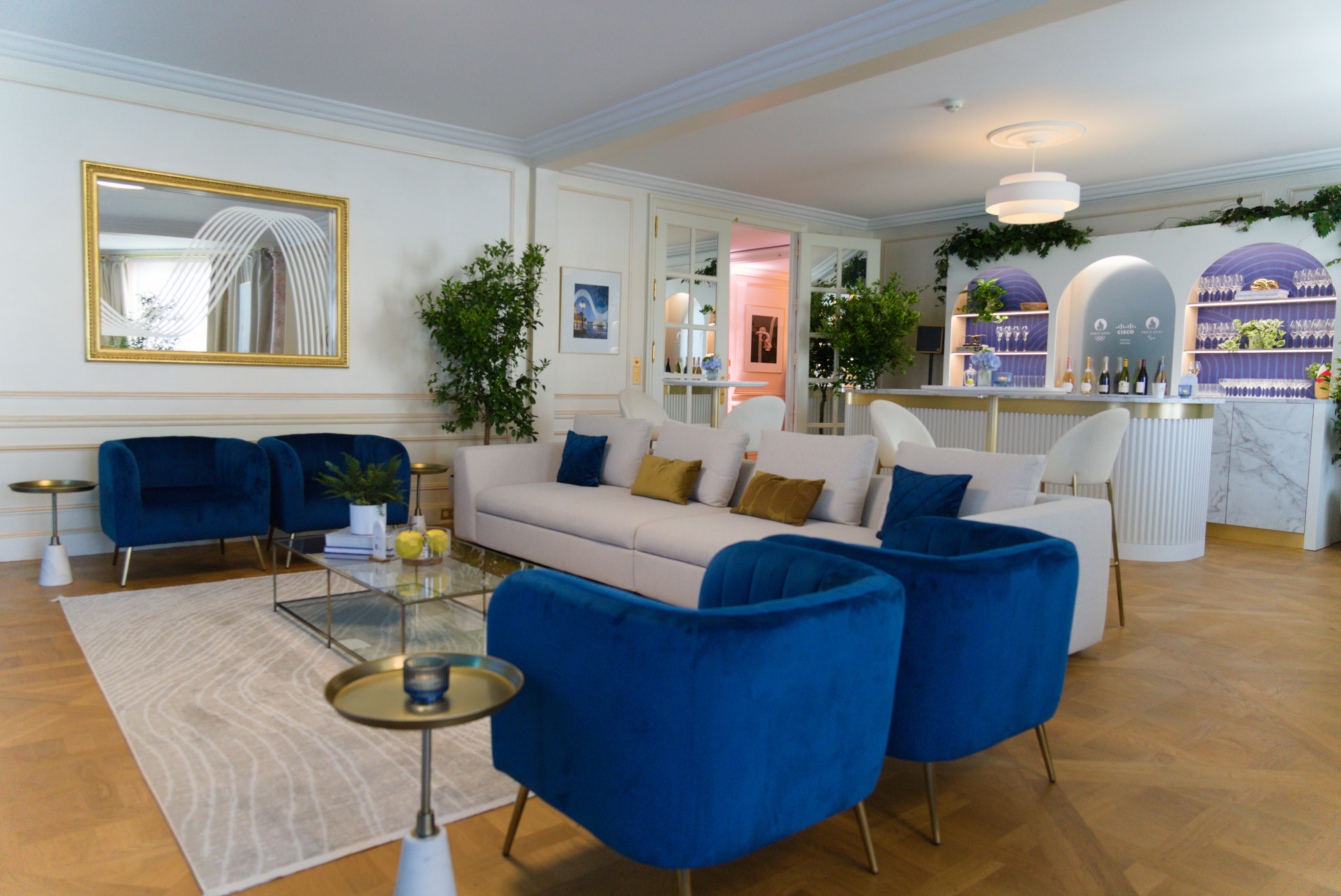 Cisco lounge area with sitting space and bar behind